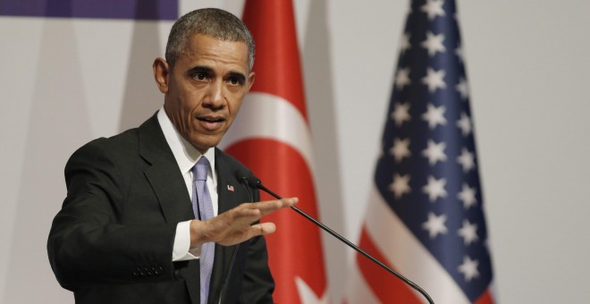 El presidente estadounidense, Barrack Obama, durante una rueda de prensa con motivo de la décima cumbre del G20 celebrada en Antalya. EFE/TOLGA BOZOGLU