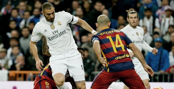 Karim Benzema durante el partido contra el Barcelona el sábado en el Bernabéu./EFE