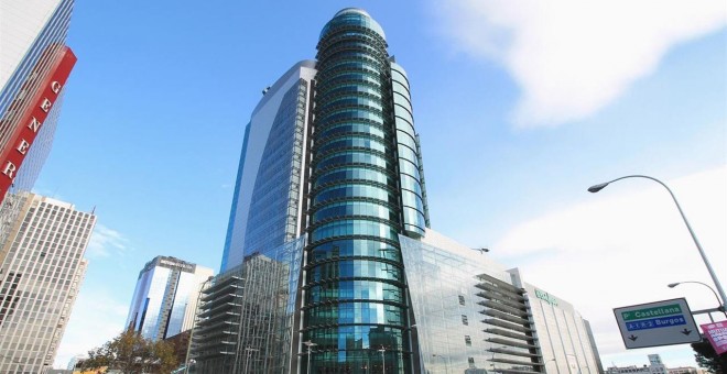 Torre Azca, también conocida como Torre Titania, en Madrid, junto al centro comercial de Nuevos Ministerios de El Corte Ingles.