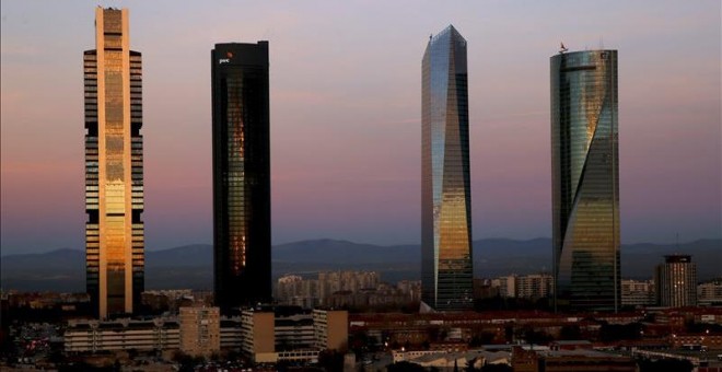 La Torre Espacio (primera por la derecha), en una vista general de las Cuatro Torres de Madrid. EFE