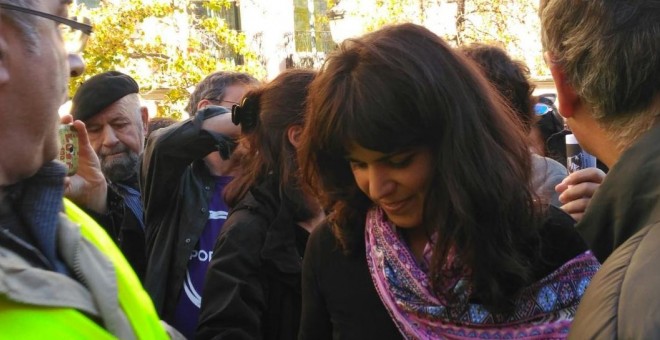 La secretaria general de Podemos Andalucía, Teresa Rodríguez, durante la concentración en Madrid.- PÚBLICO