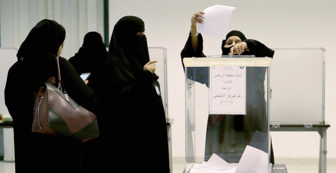 El sábado las mujeres pudieron votar en los comicios y ser candidatas por primera vez.- EFE