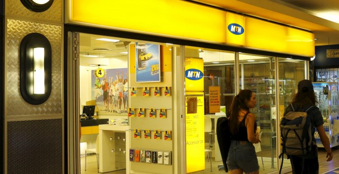 Una tienda de la operadora sudafricana MTN en el centro de Ciudad del Cabo. REUTERS/Mike Hutchings