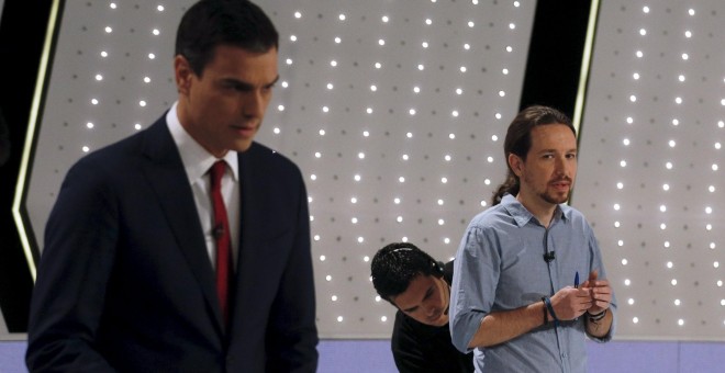 El secretario general del PSOE, Pedro Sánchez, y el líder de Podemos, Pablo Iglesias, en el debate a 4 en Atresmedia. REUTERS/Sergio Perez