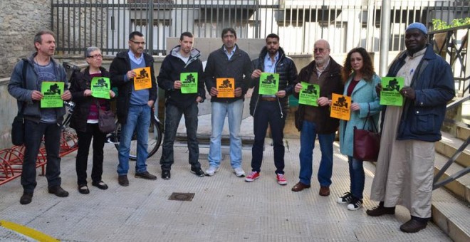 Fede García (tercero por la izquierda) es el presidente de SOS Racismo Araba y fundador de Ongi Etorri.