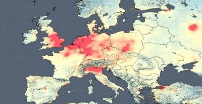 Concentración media de dióxido de nitrógeno en Europa en 2014, obtenida por el satélite Aura. El rojo es el nivel más elevado y el azul el más bajo./ NASA./Goddard Space Flight Center