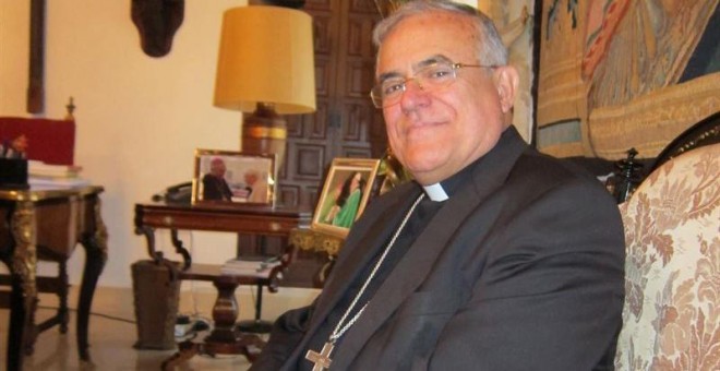 El obispo de Córdoba tacha de 'aquelarre químico' la fecundación in vitro./EUROPA PRESS