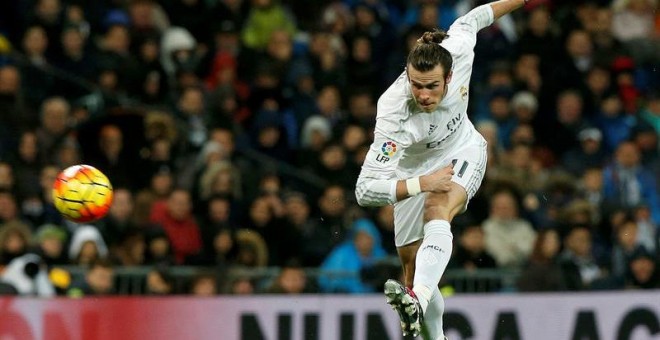 Gareth Bale efectúa un disparo el sábado contra el Deportivo. /EFE