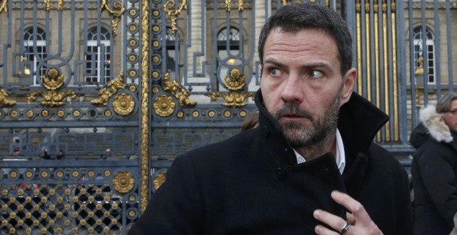 El ex operador Jérôme Kerviel sale del palacio de justicia en París. REUTERS