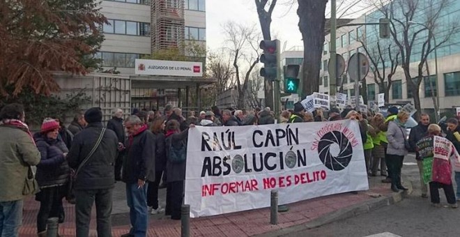 Concentración en apoyo a Raúl Capín frente al juzgado de Madrid. TODAS SOMOS RAÚL CAPÍN