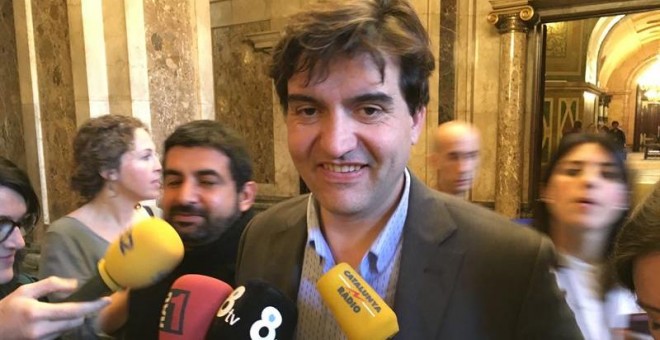 Sergi Sabrià (JxSí) - JxSí pacta con los grupos y sindicatos pagar en tres años la paga extra de 2012 a los funcionarios./EUROPA PRESS