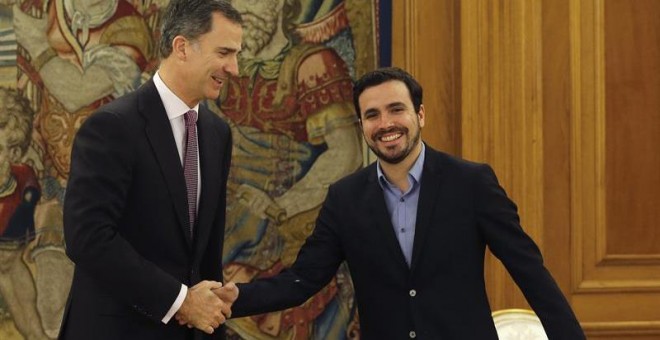 El rey recibe en audiencia en el Palacio de la Zarzuela al diputado de Unidad Popular-IU Alberto Garzón. /EFE