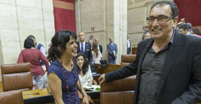 La líder de Podemos en Andalucía, Teresa Rodríguez, y el portavoz adjunto, José Luis Serrano, en una foto de archivo./EFE