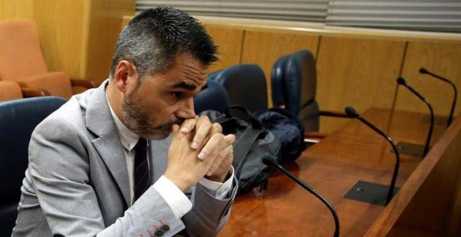 El empresario Alejandro de Pedro, imputado en el 'caso Púnica', comparece en la comisión de corrupción de la Asamblea de Madrid. JAVIER LIZÓN / (EFE)