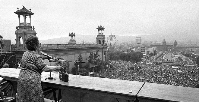 Frederica Montseny al míting de la CNT a Montjuïc el juliol de 1977.