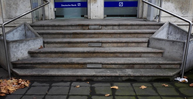 Entrada de una sucursal de Deutsche Bank en Fráncfort. REUTERS/Kai Pfaffenbach