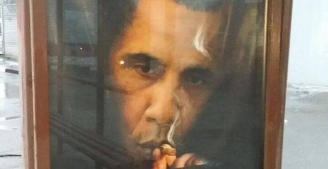 Cartel publicitario en una de las calles de Moscú donde se desaconseja el cosumo de tabaco con la imagen de Obama.