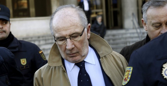 El expresidente de Bankia Rodrigo Rato, a su salida de los juzgados de la madrileña Plaza de Castilla a donde ha acudido para declarar ante el juez de Madrid Antonio Serrano-Arnal en una pieza bajo secreto de sumario que investiga el origen de su fortuna.