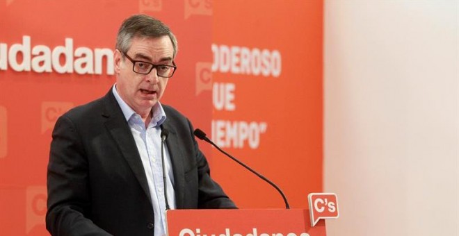 El vicesecretario general de Ciudadanos, José Manuel Villegas, durante la rueda de prensa de este domingo, tras la reunión de la Ejecutiva. EFE/Víctor Lerena