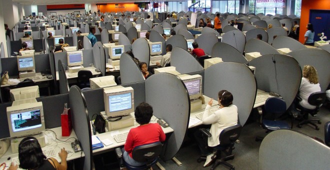 Foto de archivo de un 'call center' (centro de atención al cliente) ubicado en el Estado español.