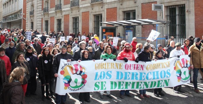 Las Mareas Ciudadanas han reunido a un millar de personas que han marchado en Madrid en defensa de los derechos ciudadanos. LORENA CALLE ESCRIBANO