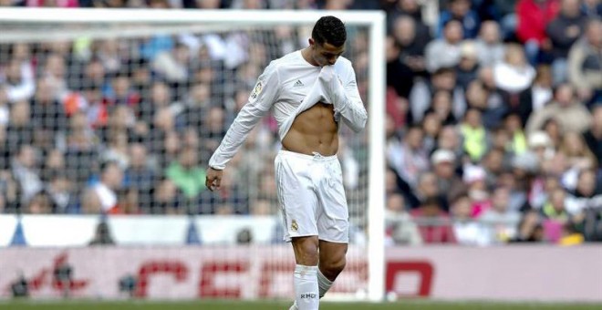 Cristiano Ronaldo durante el partido contra el Atlético de Madrid. / BALLESTEROS (EFE)