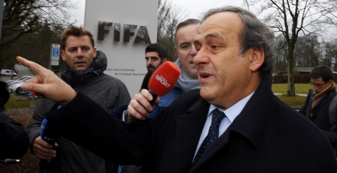 Michel Platini, el pasado 15 de febrero, en la sede de la FIFA en Zúrich. /REUTERS