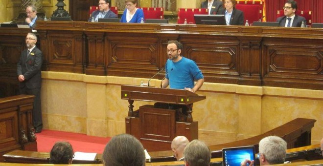 La concesión de la ATLL está en los tribunales y JxSí aboga por esperar a que acabe el recorrido judicial antes de tomar una decisión política, mientras que la CUP quiere recuperar cuanto antes el control público.- EUROPA PRESS