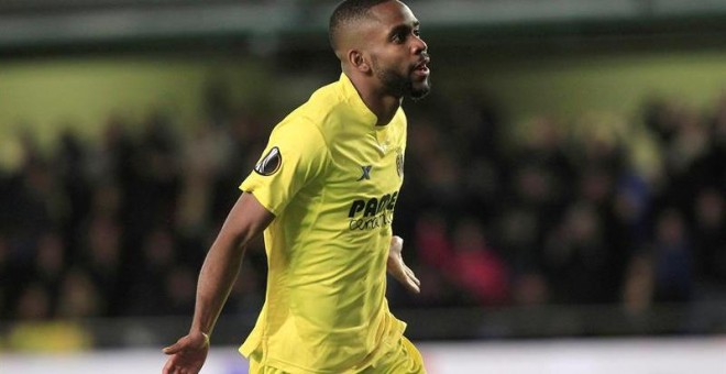 Bakambu celebra su segundo gol al Bayer Leverkusen. EFE / Domenech Castelló