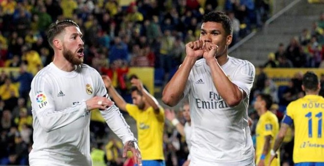 Casemiro celebra su gol al Las Palmas. EFE / Elvira Urquijo A.