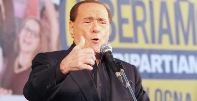 El ex primer ministro italiano Silvio Berlusconi durante un mitin el pasado mes de noviembre. - AFP