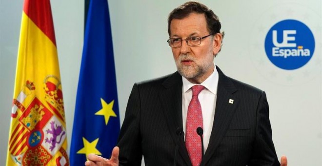 El presidente del Gobierno en funciones, Mariano Rajoy, durante la rueda de prensa que ha ofrecido este viernes en Bruselas al término del Consejo Europeo. EFE//Horst Wagner