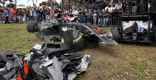 Así quedó el coche de Fernando Alonso tras el accidente. / EFE