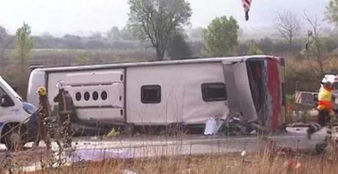 El autobús accidentado en Freginals, Tarragona