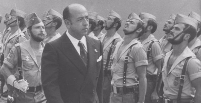 Imagen de archivo de Utrera Molina pasando revista a la Legión. // GENERALDAVILA.WORDPRESS.COM