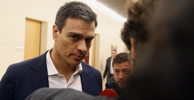 El secretario general del PSOE, Pedro Sánchez, en el Congreso. / JAVIER LIZÓ (EFE)