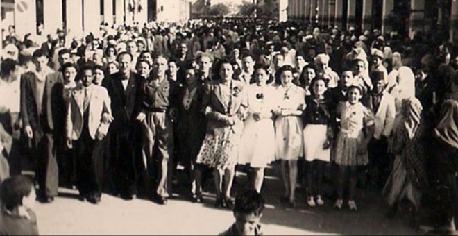 Manifestación en Rabat contra el fascismo. / ARCHIVO PERSONAL DE PAQUITA GORROÑO