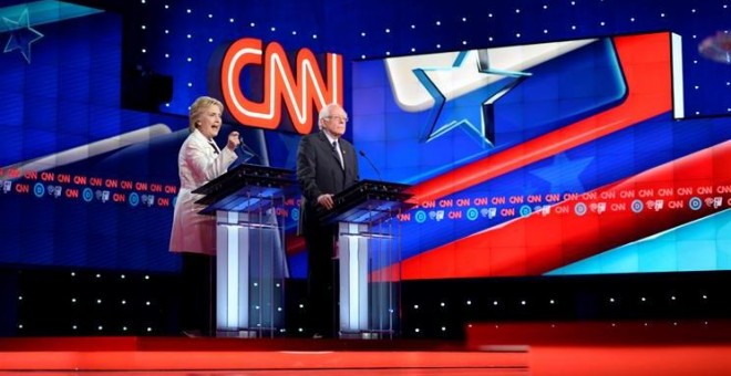 Debate demócrata entre Hillary Clinton y Bernie Sanders en Brooklyn, Nueva York. EFE