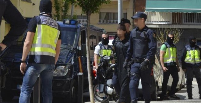 La Policía detiene en Murcia a dos prostitutas que captaban a jóvenes para ejercer la prostitución. Foto archivo EFE