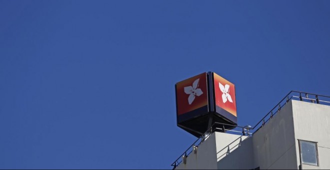 El logo de BPI en lo alto de la sede del banco en Lisboa. REUTERS