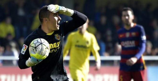 Sergio Asenjo en el Villarreal-Barcelona el pasado 20 de marzo./AFP