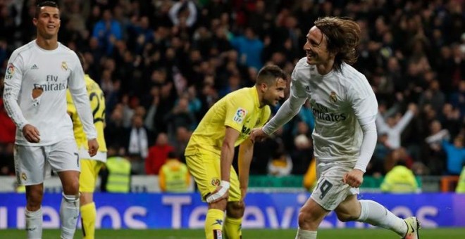 El centrocampista del Real Madrid Luka Nodric celebra un gol. / EFE