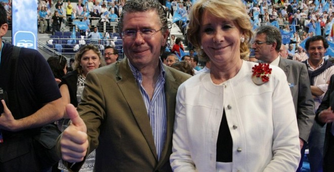 Francisco Granados y Esperanza Aguirre, juntos, en un acto del PP. Archivo EFE