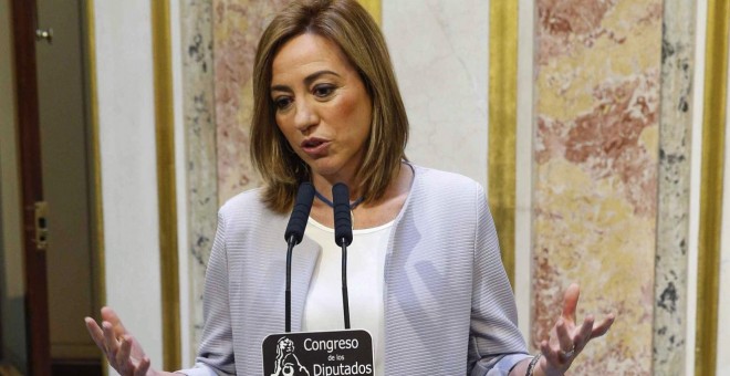 La secretaria de Relaciones Internacionales del PSOE, Carme Chacón, durante su rueda de prensa en el Congreso de los Diputados. EFE