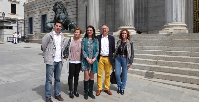 Luis Gonzalo Segura, denunciante de corrupción en las Fuerzas Armadas, Ana Garrido, testigo del caso Gürtel, Sol Sánchez, diputada de Unidad Popular, Enric Bataller, de Compromís, y Ester Capellá, de ERC. Araceli Blanco, denunciante de corrupción en el Ca