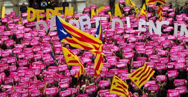 Aspecto de la manifestación convocada por la CUP, con el apoyo de otros partidos y entidades sobreanistas '' Por las libertades, ¡avancemos! Que ningún tribunal nos ha callar '' como culminación de su campaña ''Sense por'' ( Sin miedo) en rechazo a las se