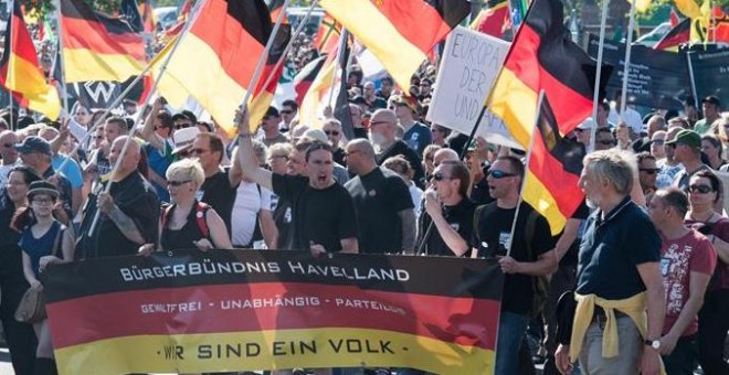 La ultraderecha ruge contra Merkel en Berlín, pero no logra una marcha récord- EFE