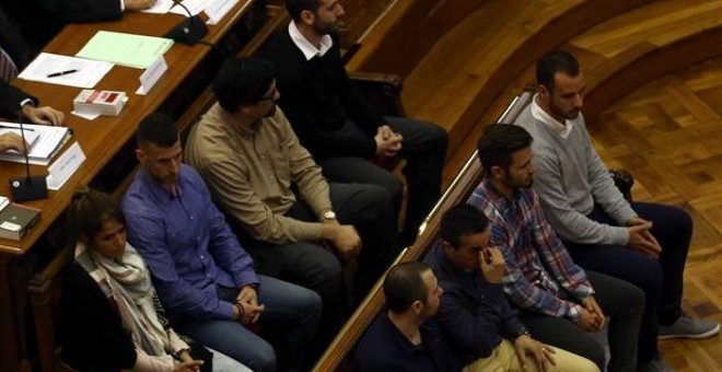 Los mossos d'Esquadra condenados a un año y once meses de prisión por un delito de homicidio imprudente, en el banquillo de los acusados. EUROPA PRESS.