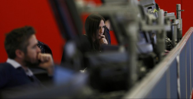 Un operador del mercado de Londres. REUTERS