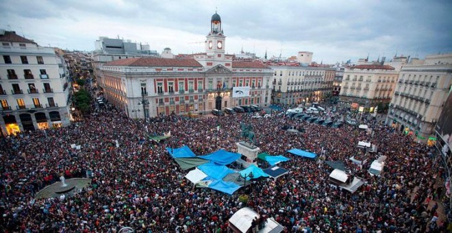 Puerta del Sol de Madrid durante el 15-M en una imagen de archivo. REUTERS/ Paul Hanna